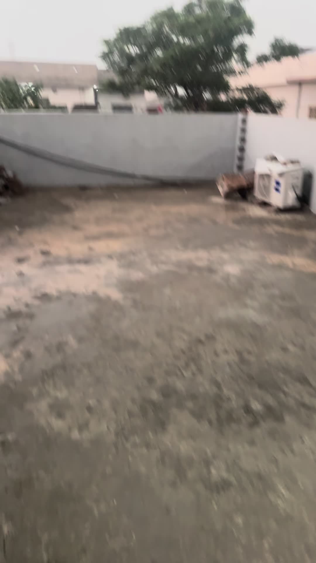 @￼