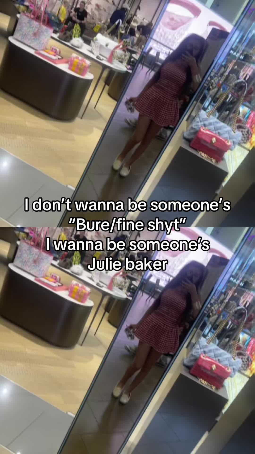 @𝒲