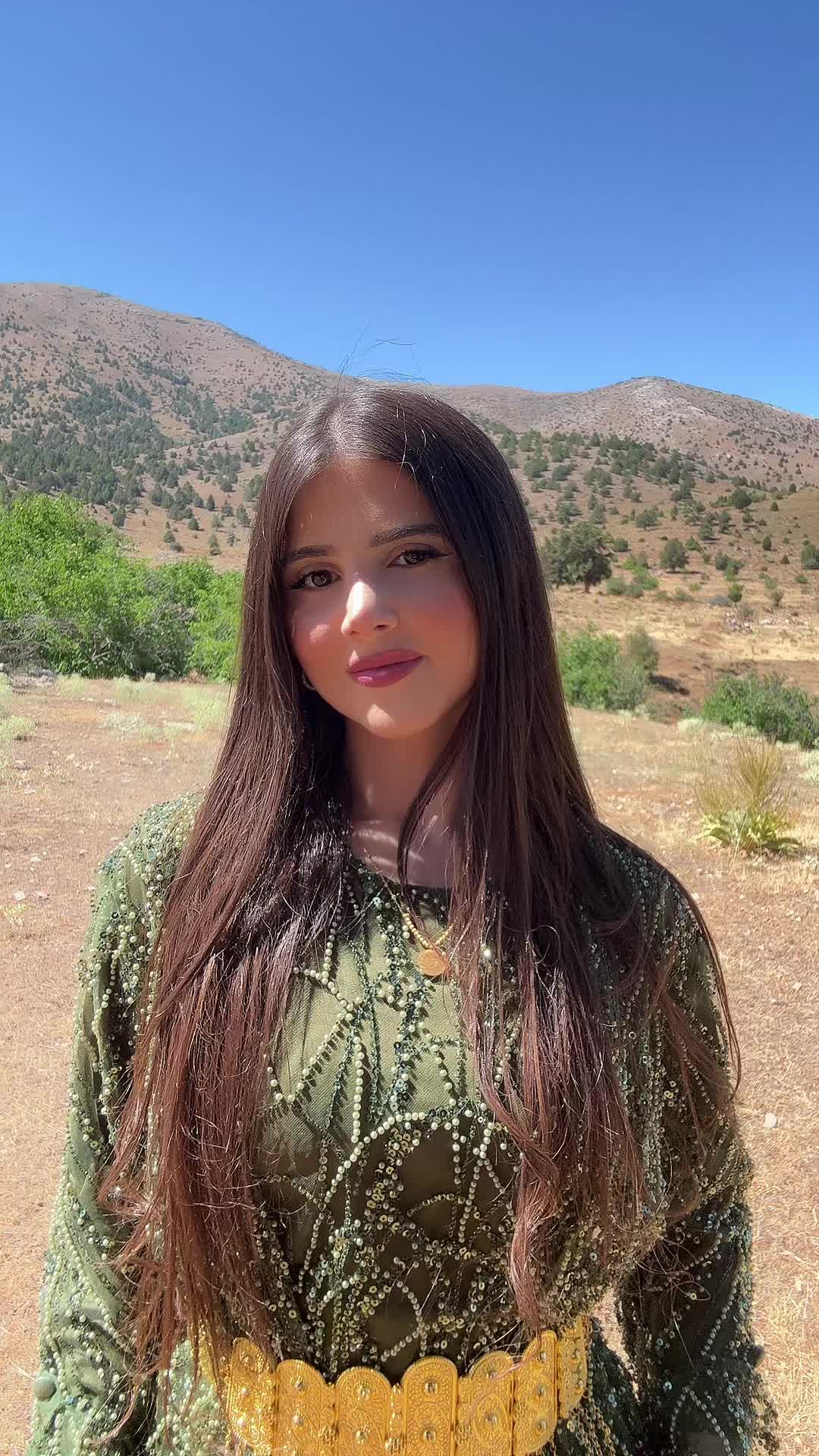 @A L E Y N A ☀️