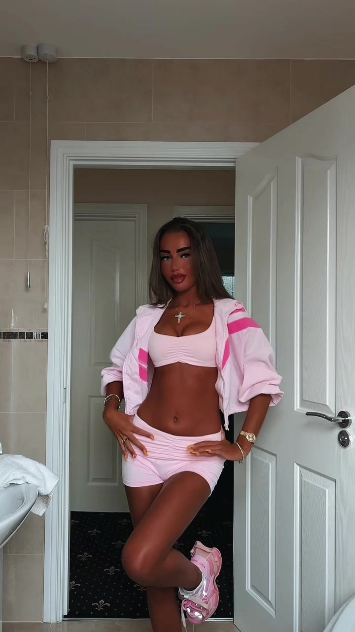 @𝓐𝓷𝓷𝓪𝓵𝓲𝓼𝓮