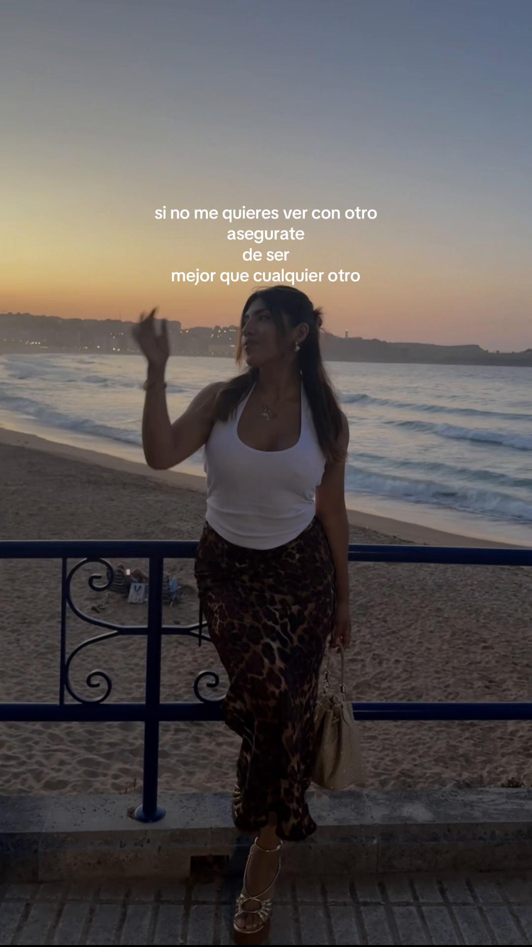 @María Salas