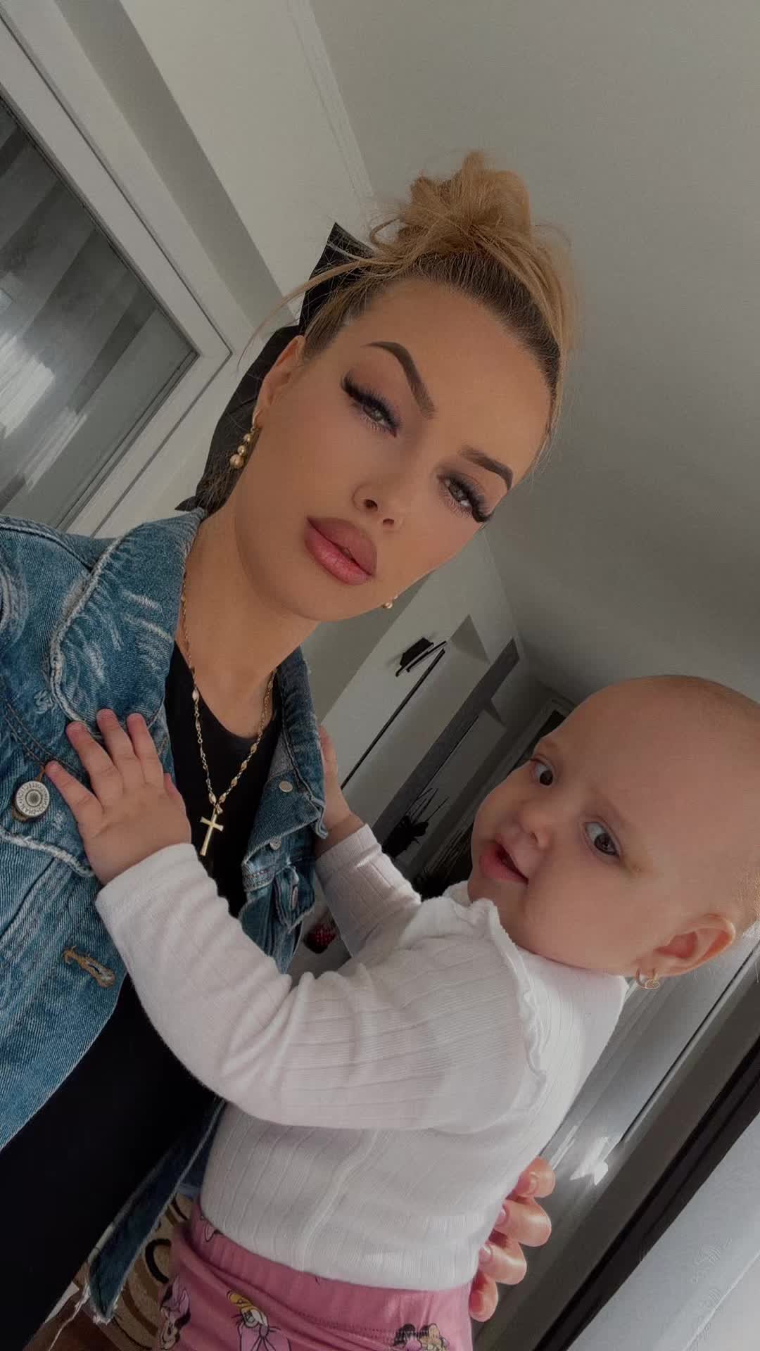@Larisa AL