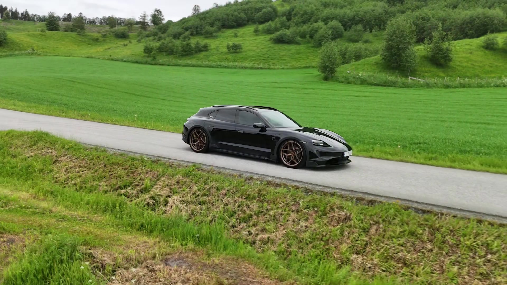 @Hjelde_design