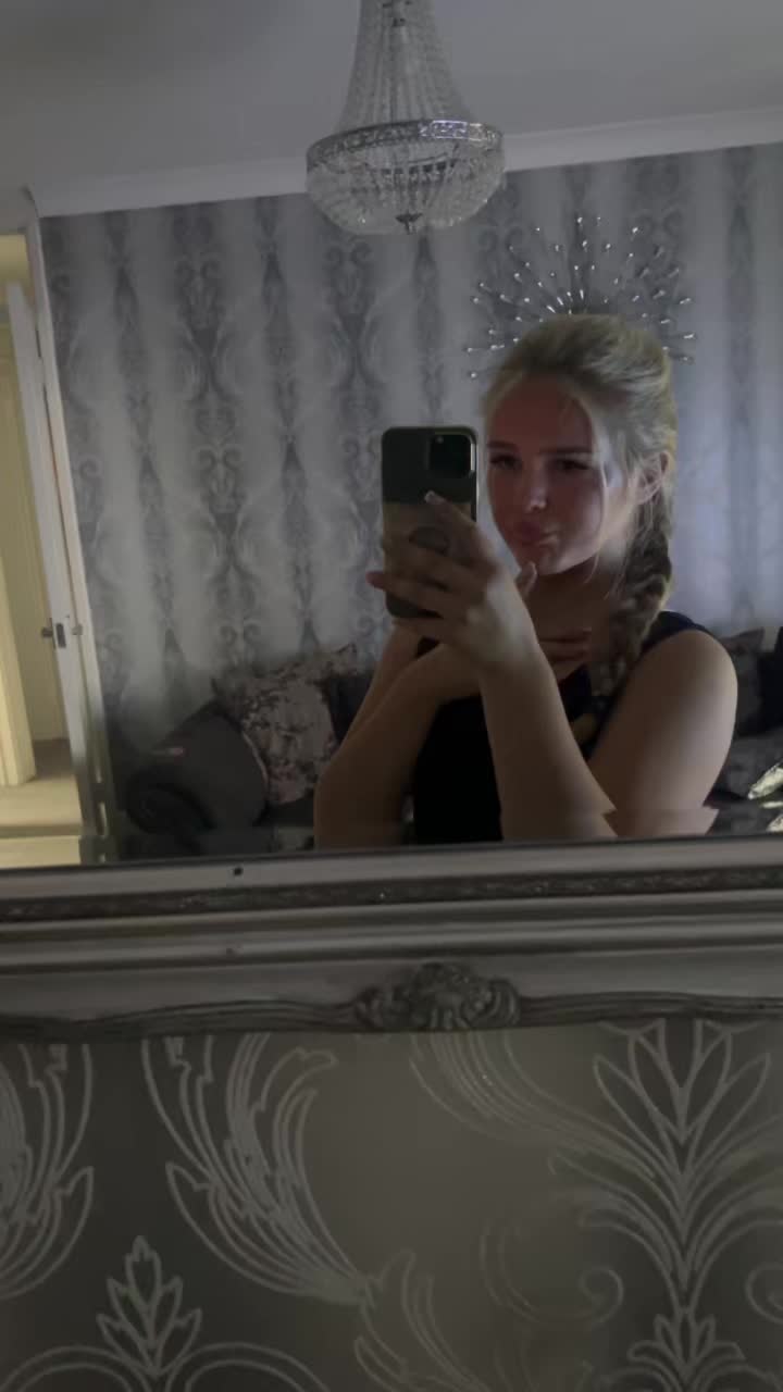 @Hollyrose1