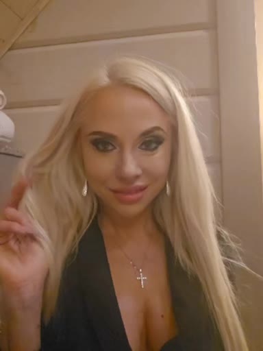 @BlondiFox