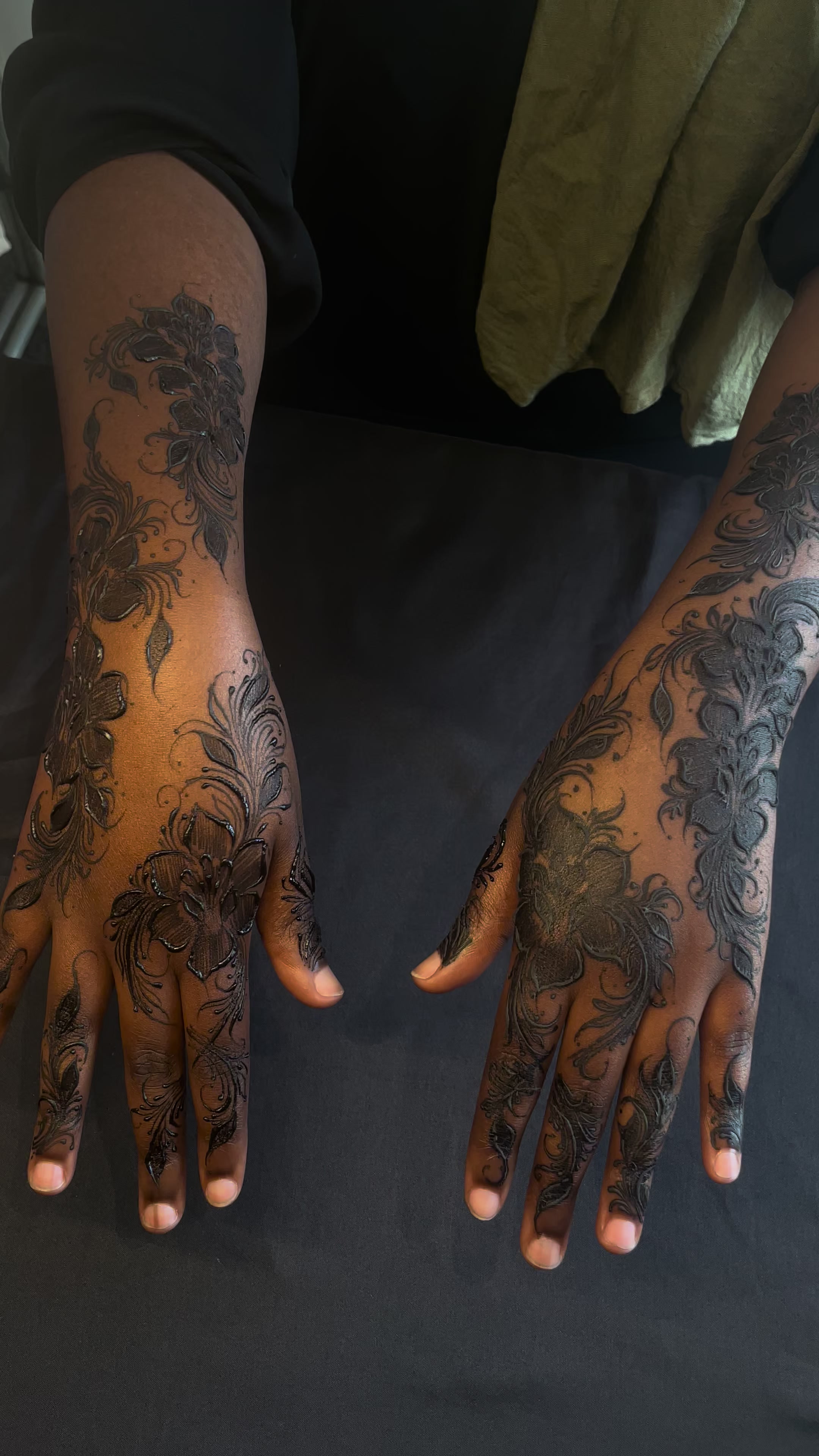 @aylaxhenna