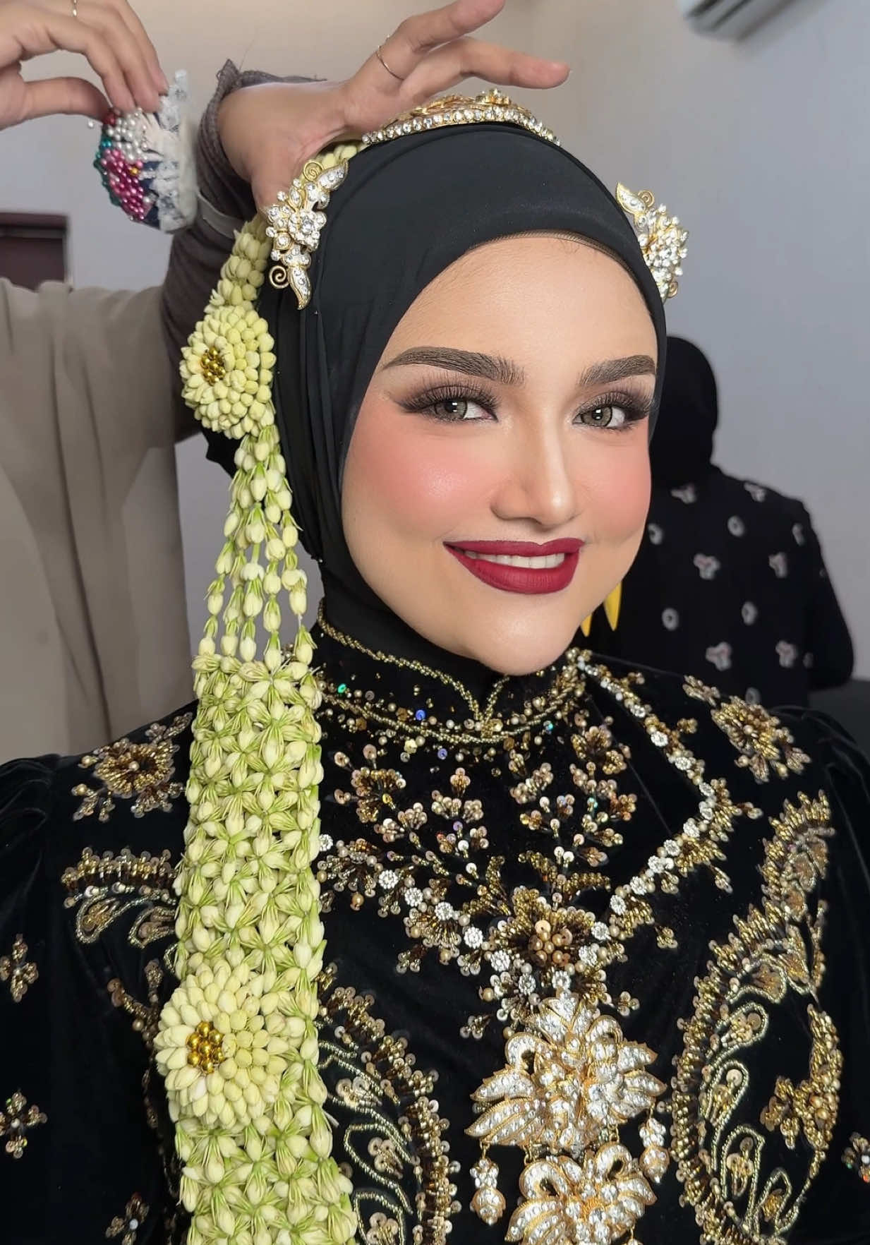 @makeupbyyayaa_