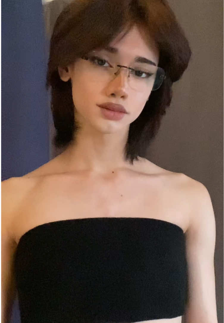 @itshestiahere