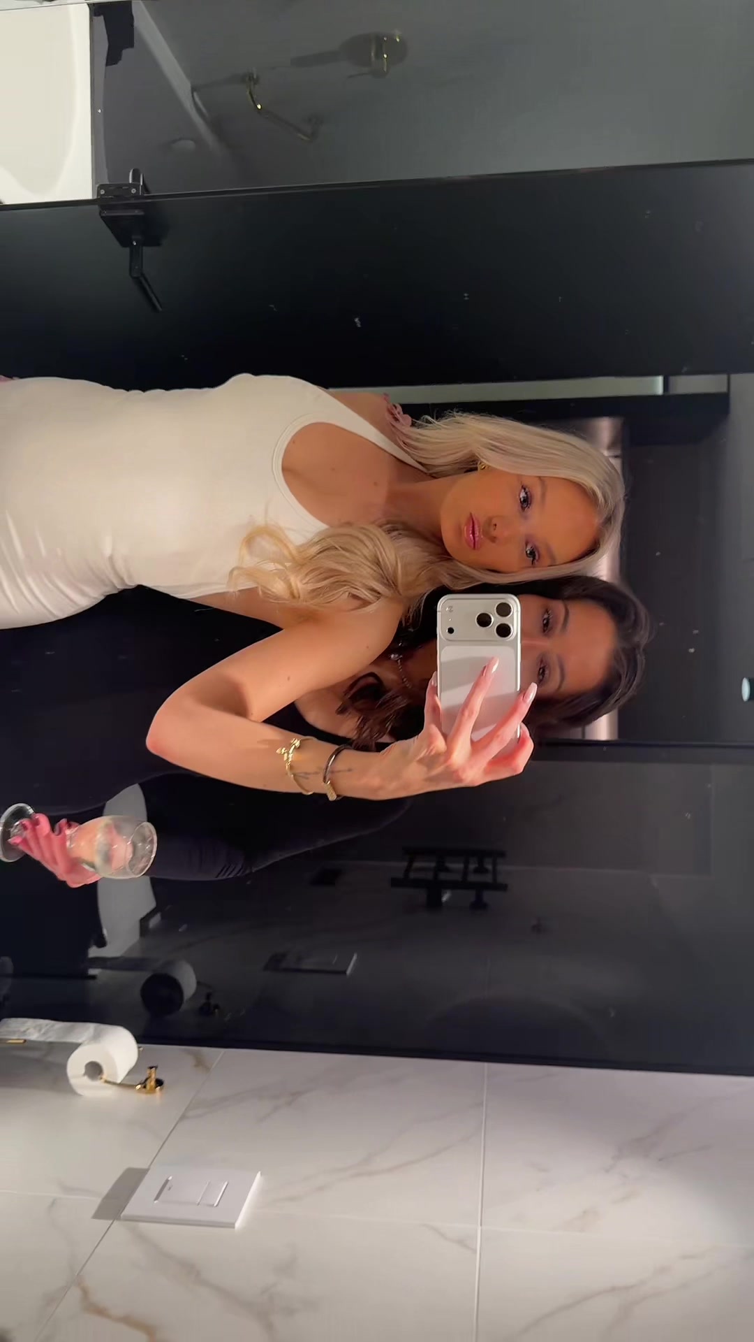 @Elina