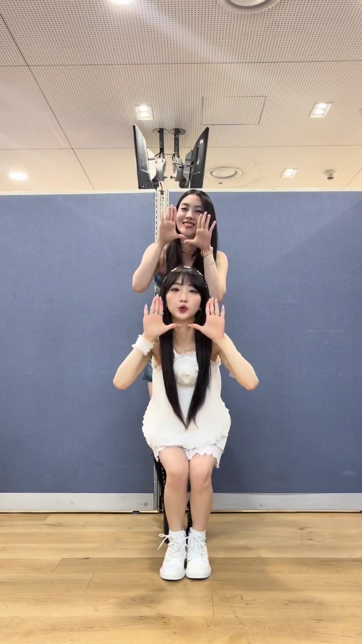 @loonatheworld