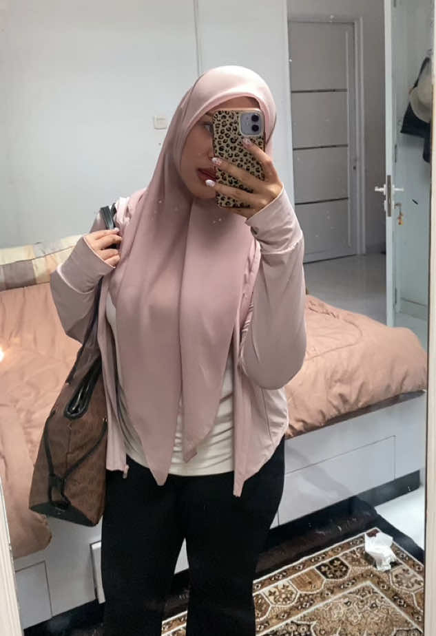 @cindyadiraa