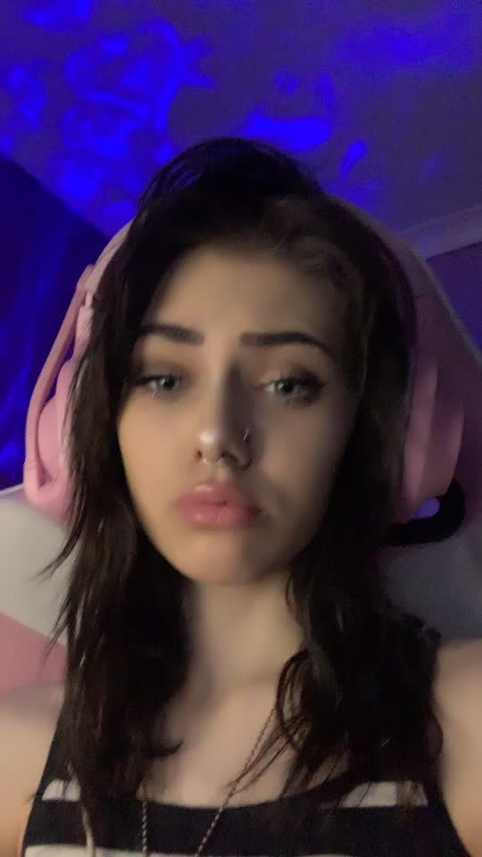 @Here take this &mdash;> UwU ✨