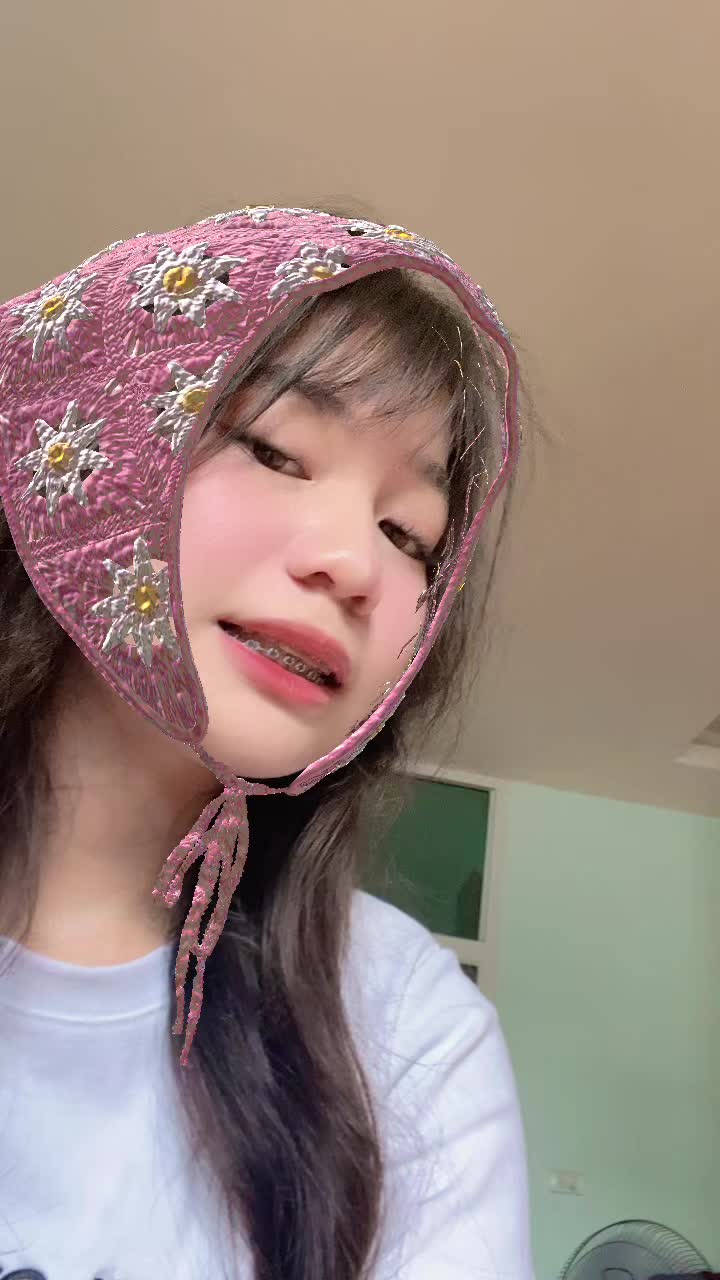 @ครีมตาหยี๋🍒🐻&zwj;❄️