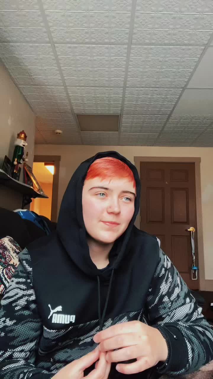 @Bella🏳️&zwj;🌈