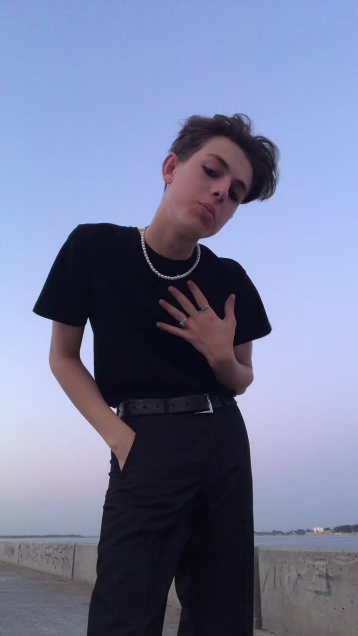 @levostr