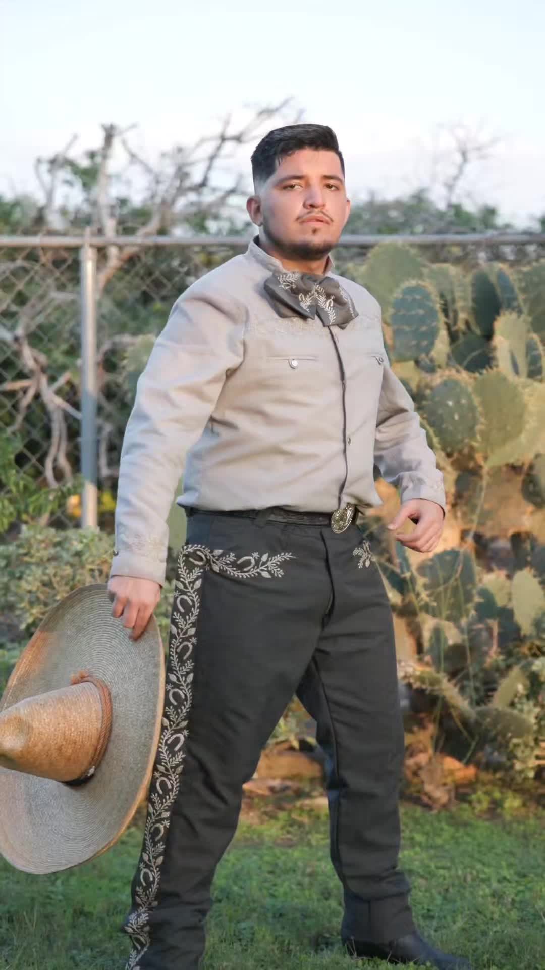 @AlejandrofromMx
