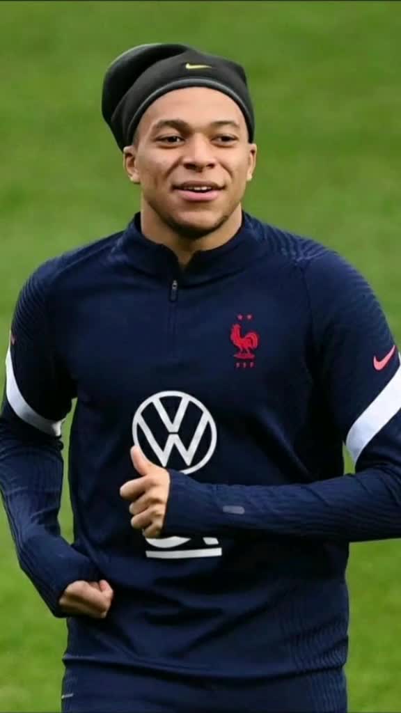 @CR7
