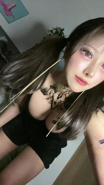 @天野リリス/履いてない人