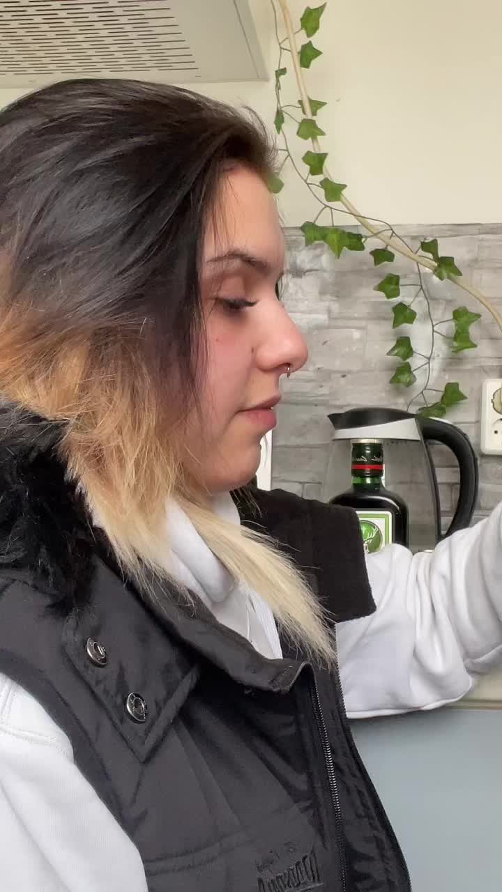 @v.krstn