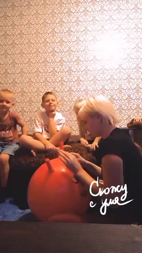 @Юлька👻