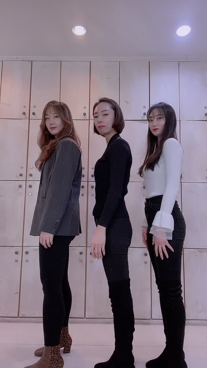 @줄리아_인영