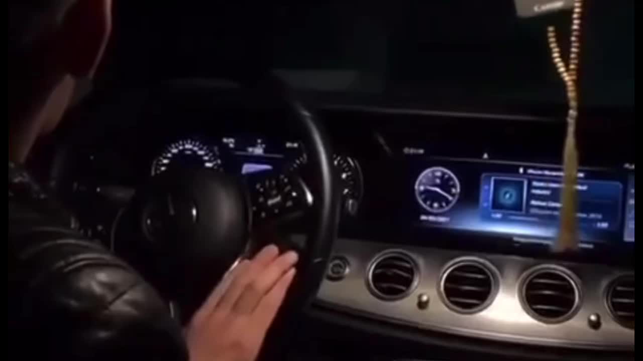 @👤