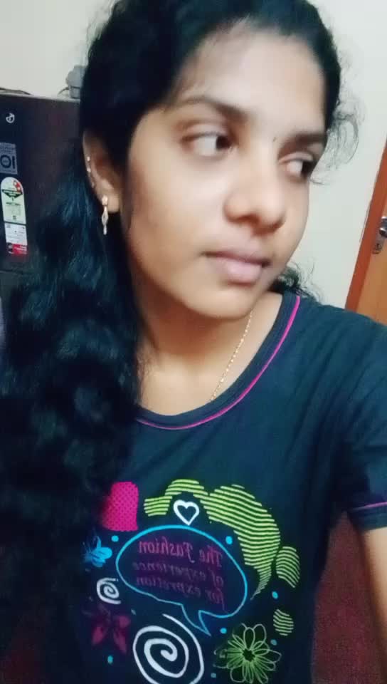 @😍Reena😍Riya😍