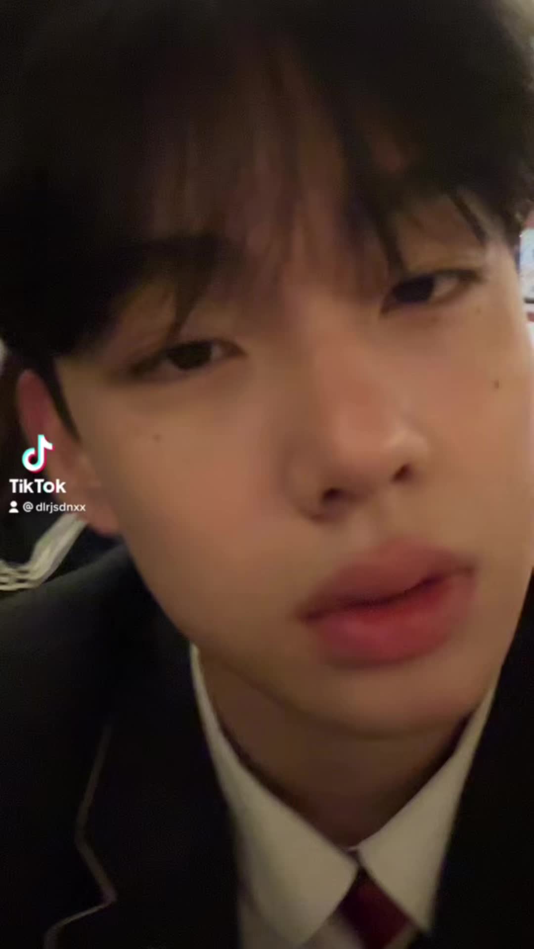 @이건우