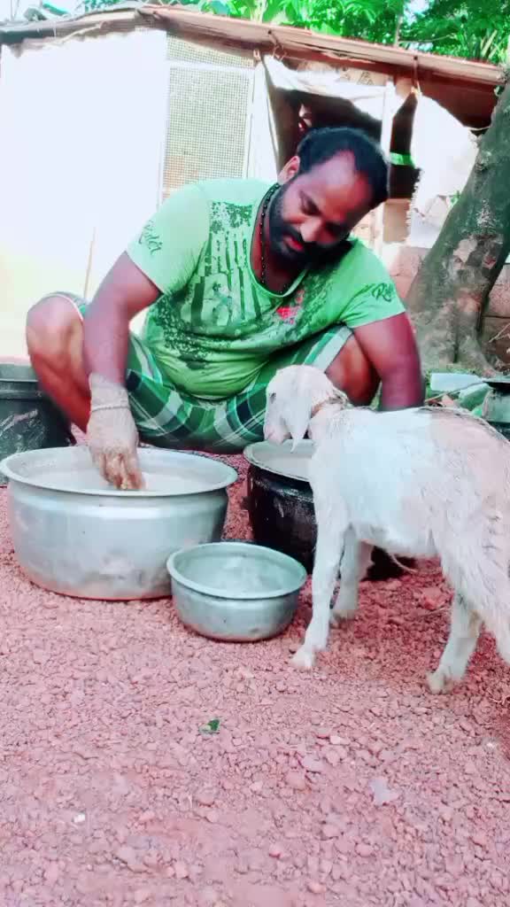 @പാവുമ്പാക്കാരൻ