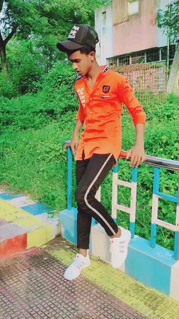 @😜 I AM SINGLE BOY😍