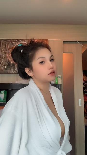 @Rhea143