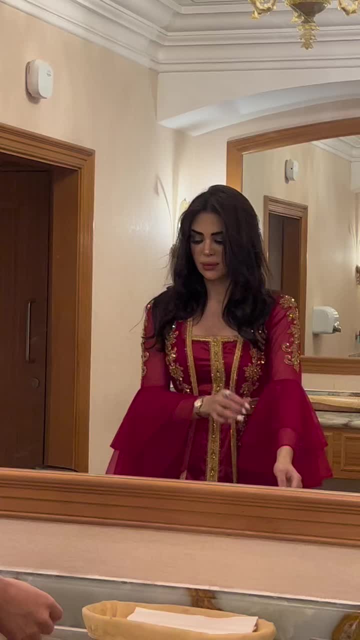 @المصممة حنان الخلف