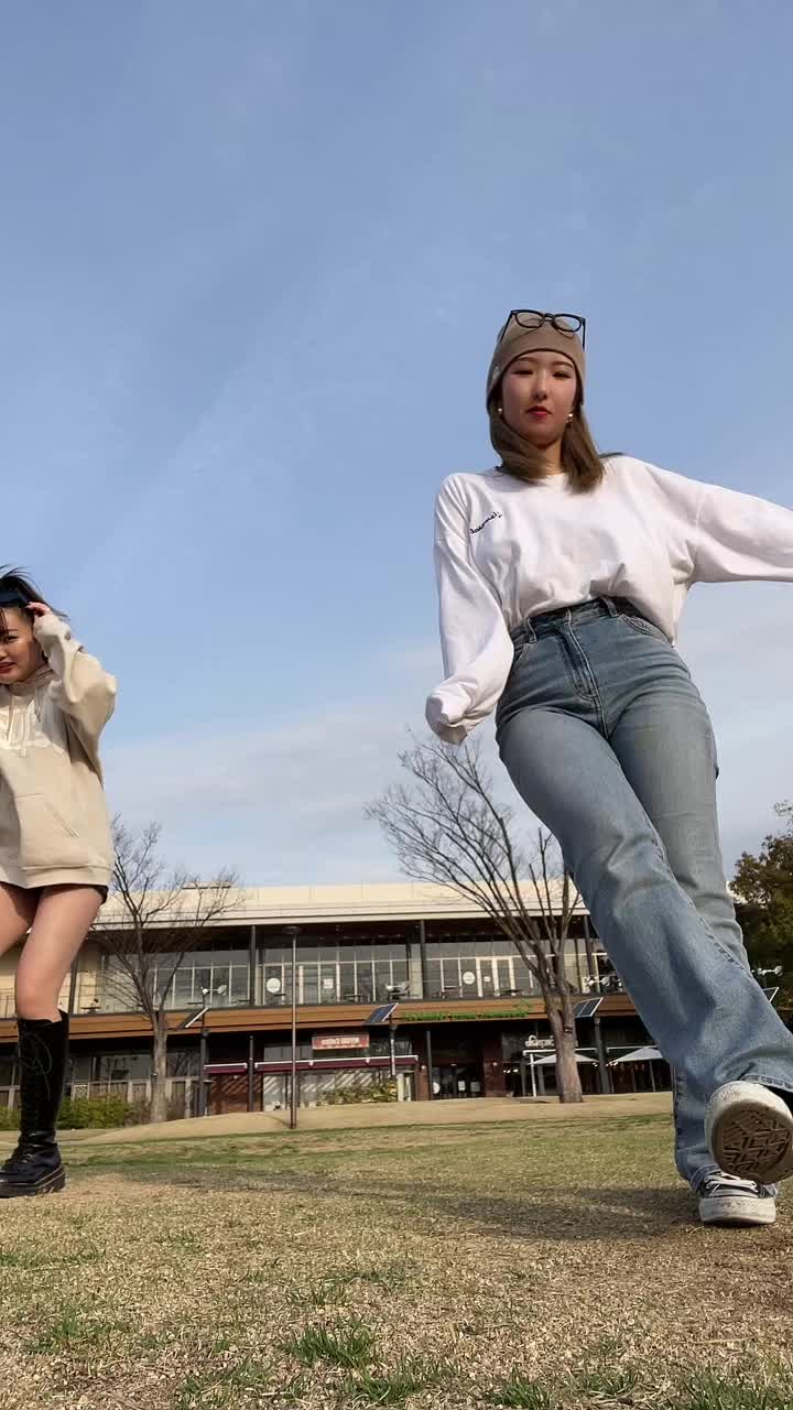 @やーの