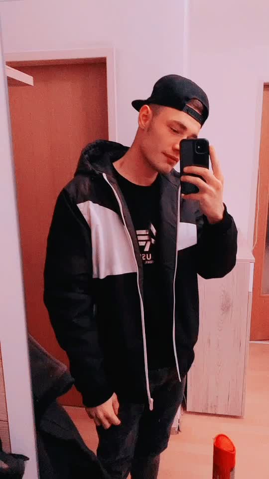 @Jörgi✔️