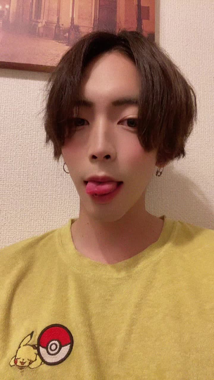 @🐝