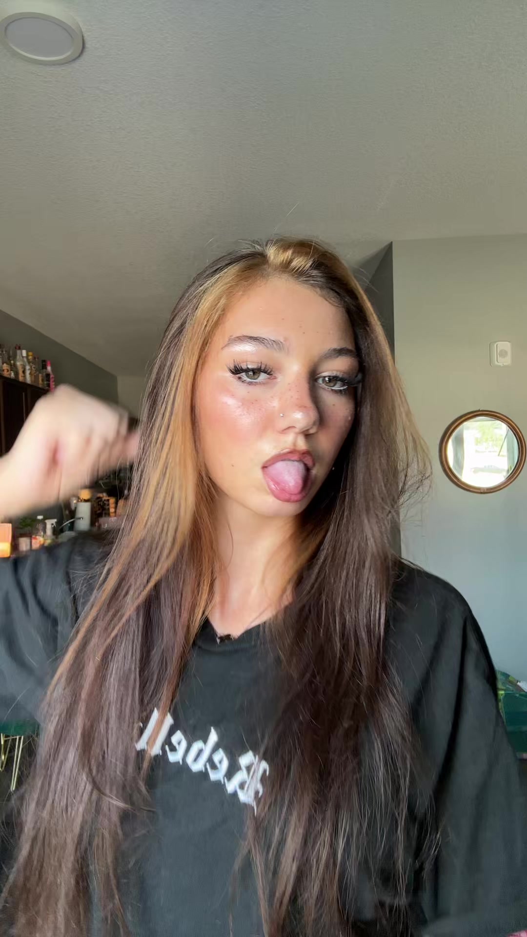@adelina