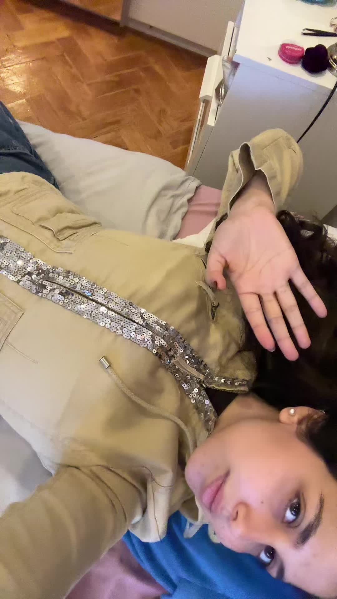 @laura