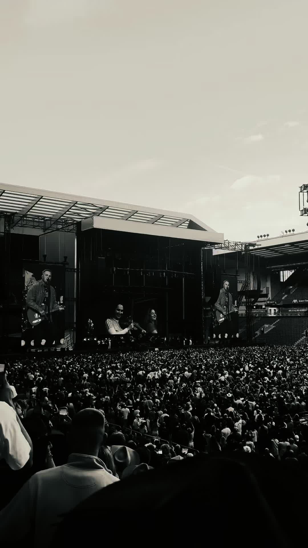@𝐩𝐨𝐩𝐬🎸