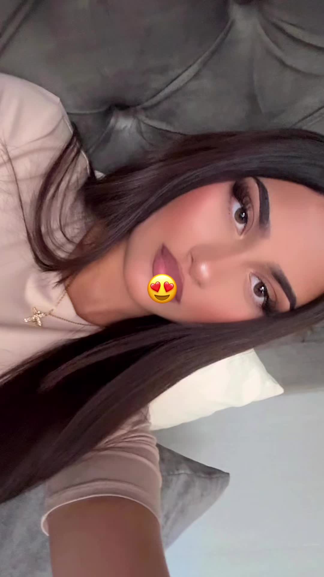 @𝐸🌺