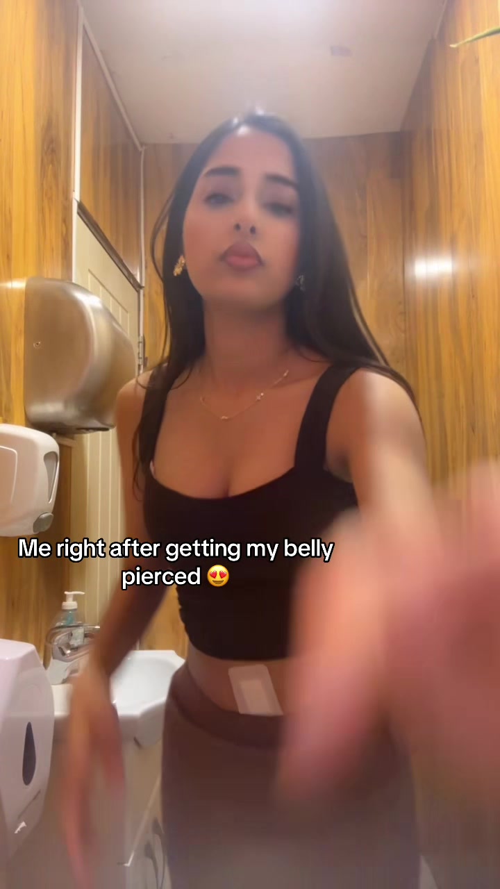 @anuxo_