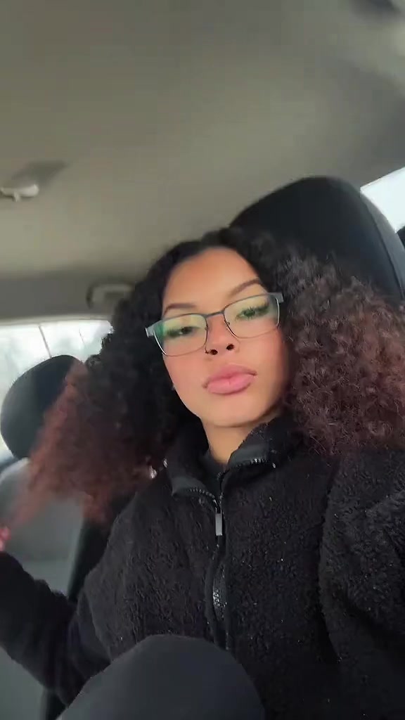 @Demi