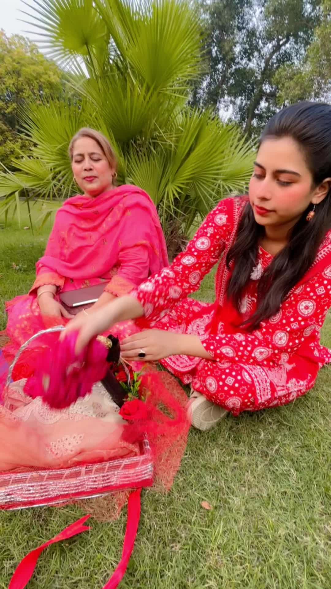 @PGC ki Laila ๐
๐๐ฅ