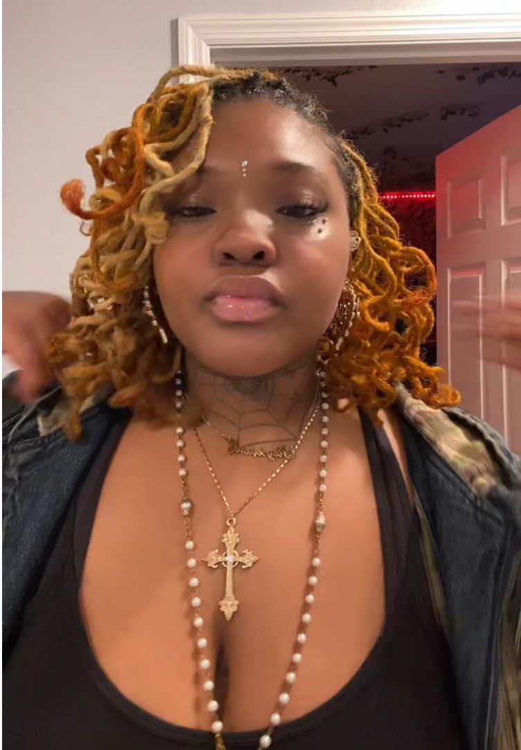 @azariaa 👩🏽&zwj;🦰