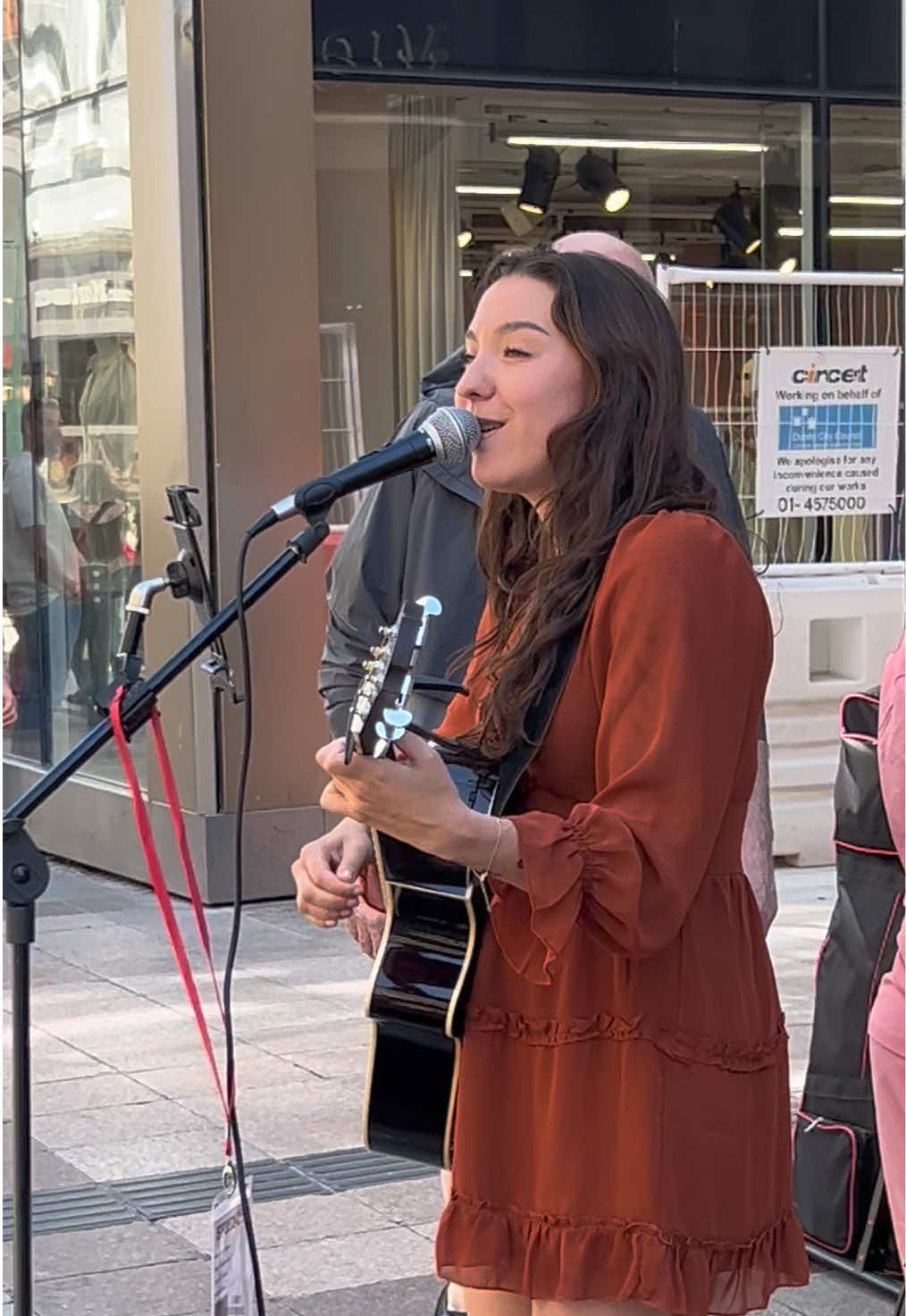 @lauraalosmusic