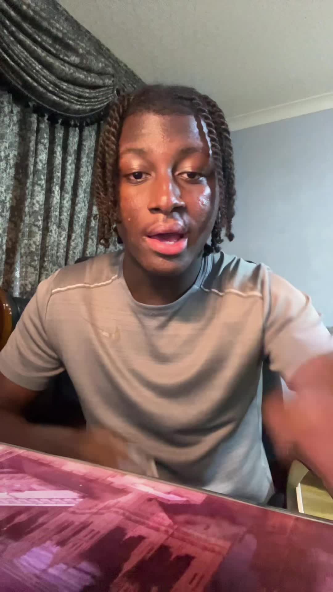 @Avenoire23