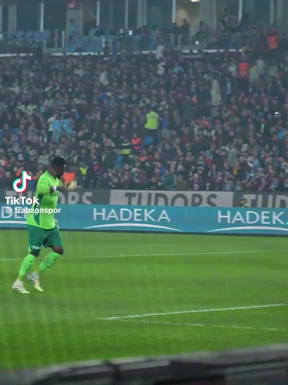 @footballfaithfuls