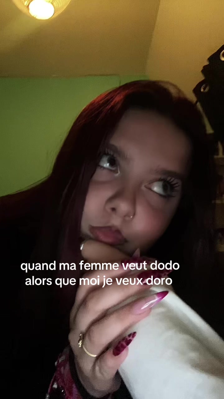 @k̸e̸l̸l̸y̸