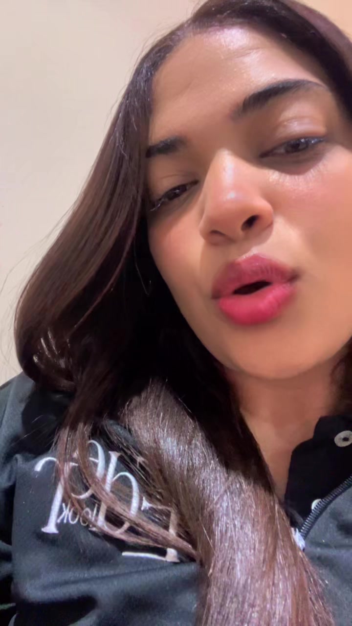 @Reina