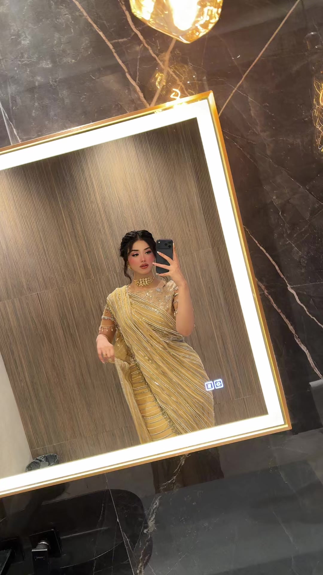 @Alina Amir