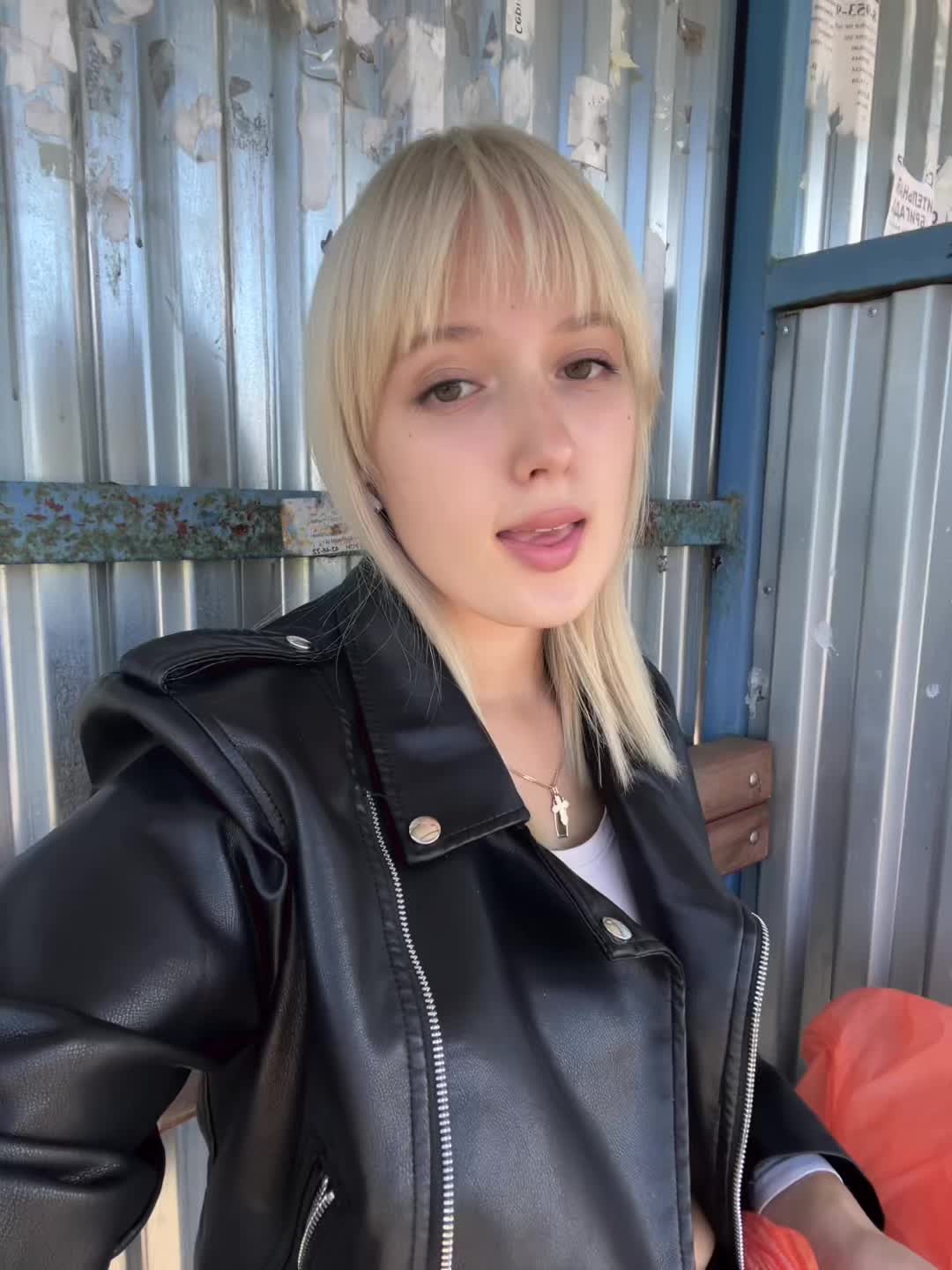 @blondy